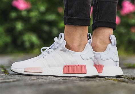 adidas nmd r1 white women's.